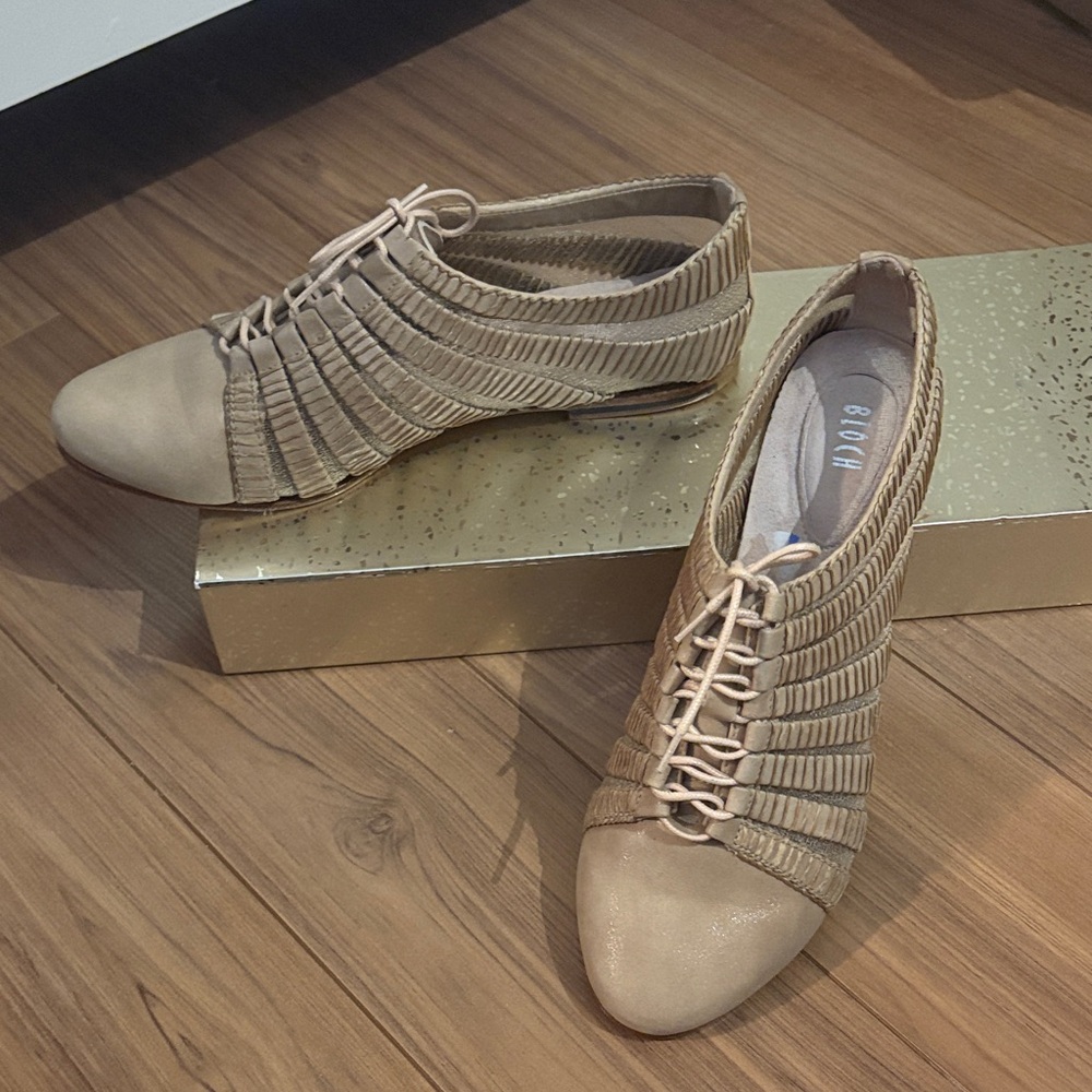 Bloch leather lace up flats